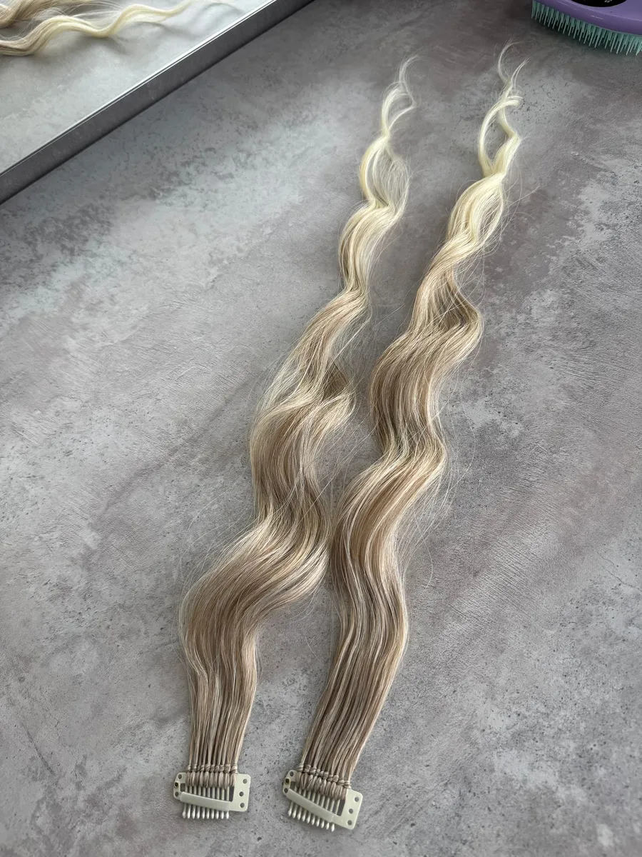 Пряди на заколках