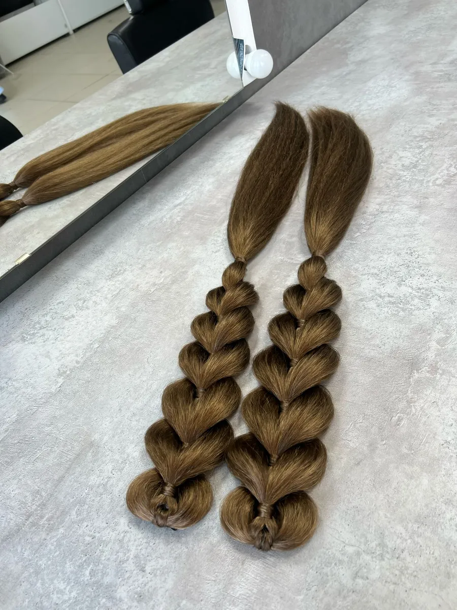 Французские косы с хвостами на заколках