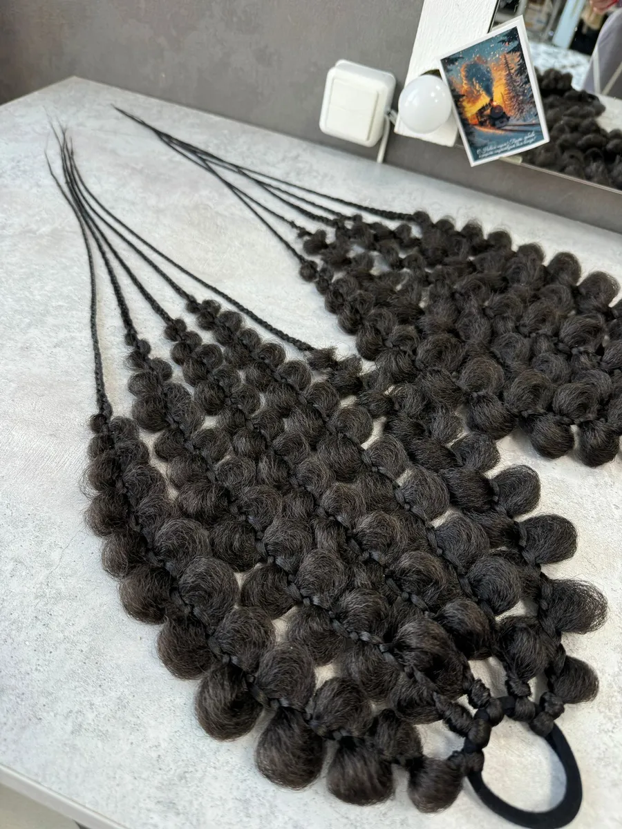 Резинка с ажурными косами