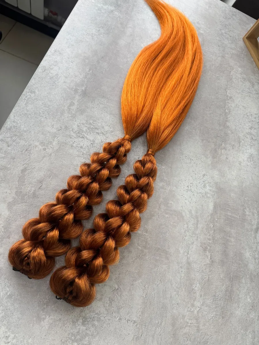 3Д косы с хвостами на заколках