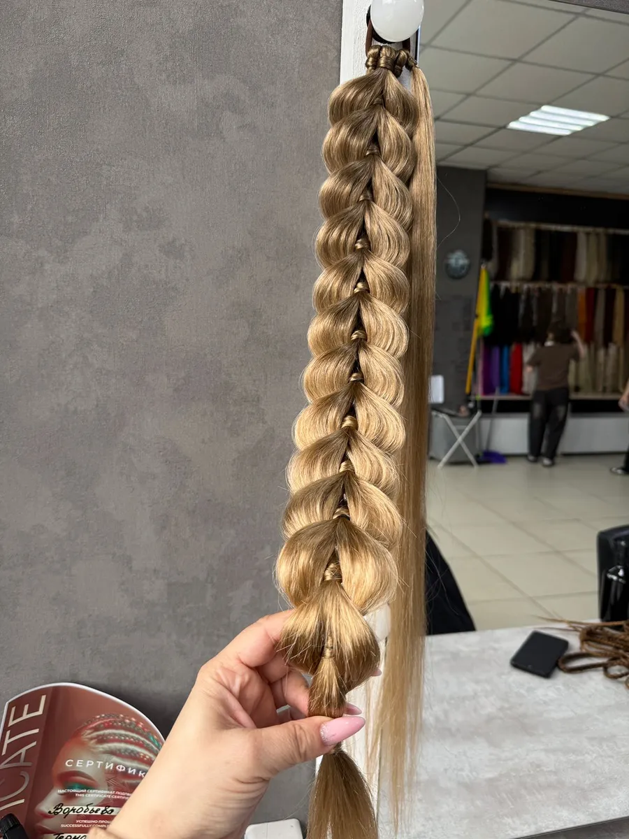 Хвост-коса на резинке французская