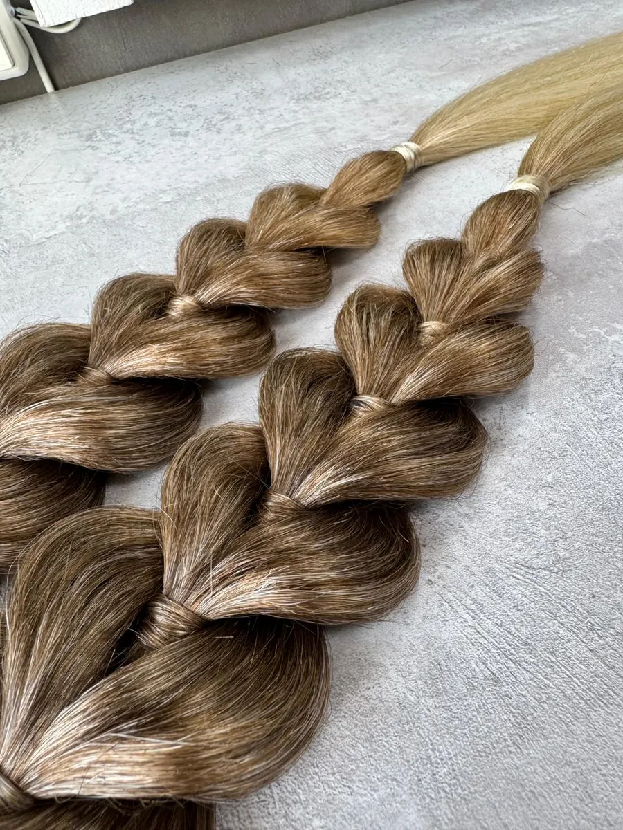 Французские косы с хвостами на заколках