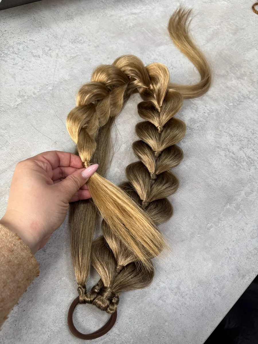 Хвост-коса на резинке французская