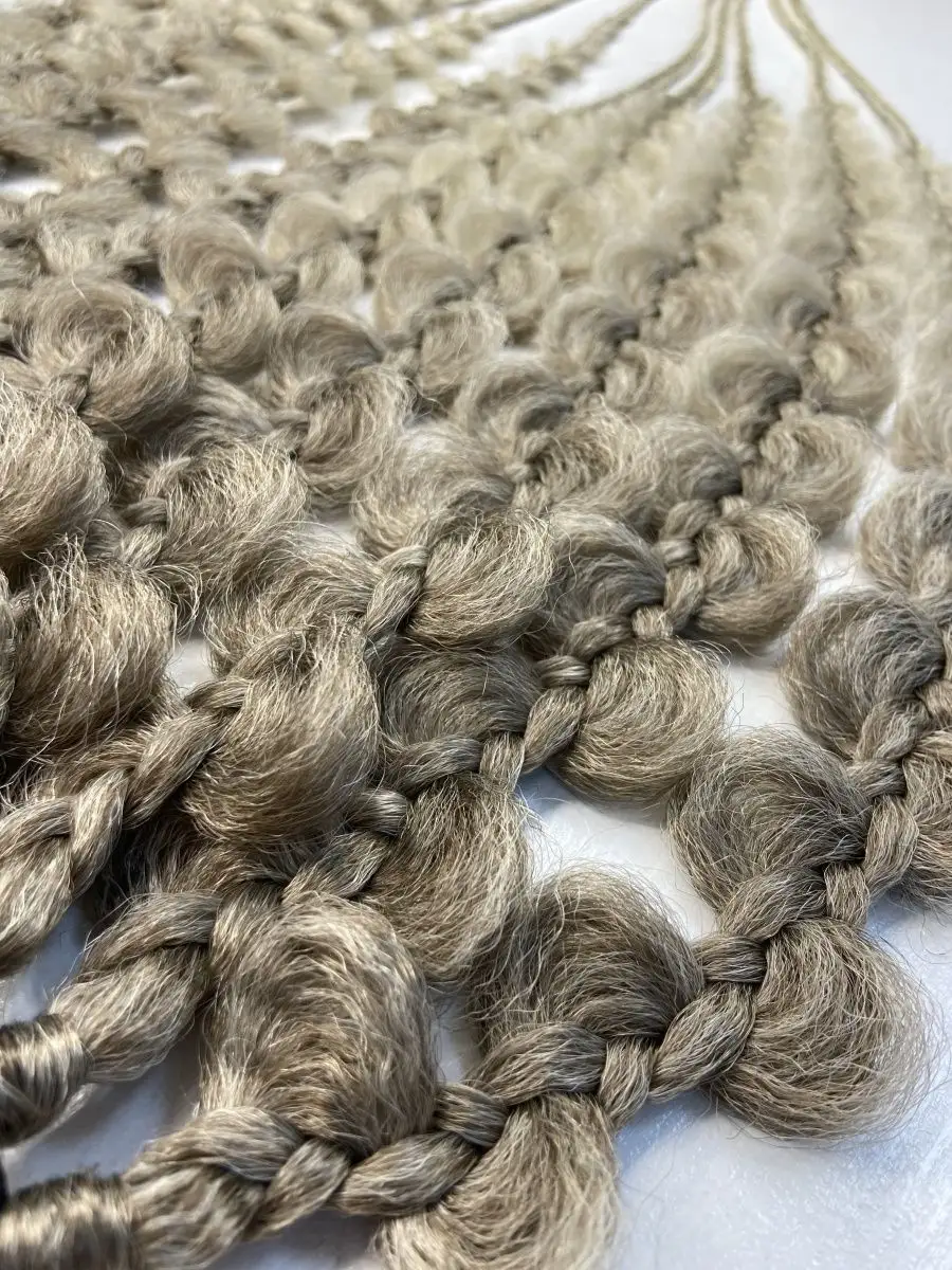 Резинка с ажурными косами