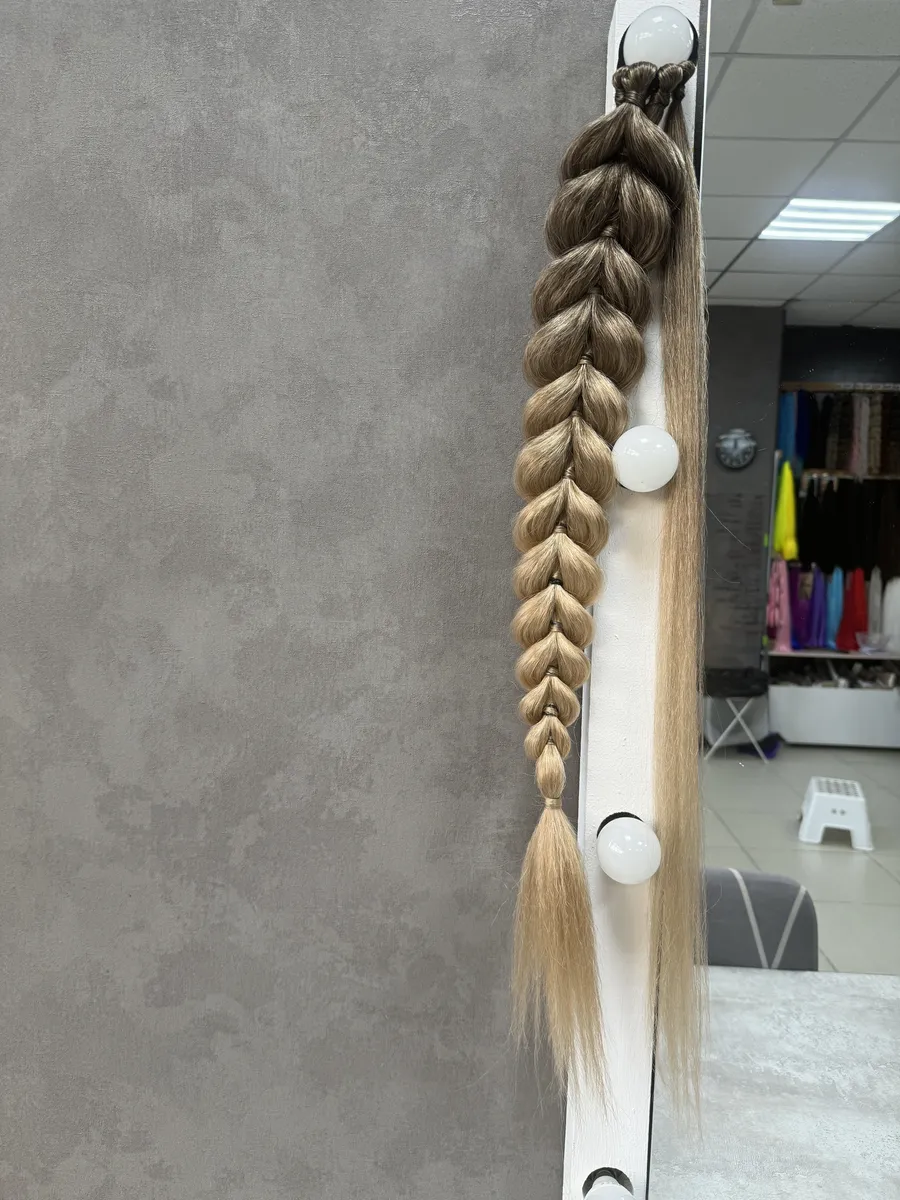 Хвост-коса на резинке французская