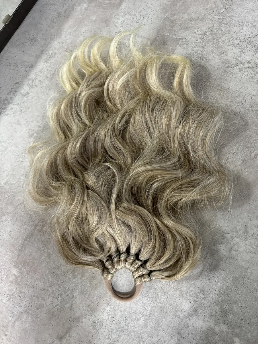 Волнистый хвост на резинке