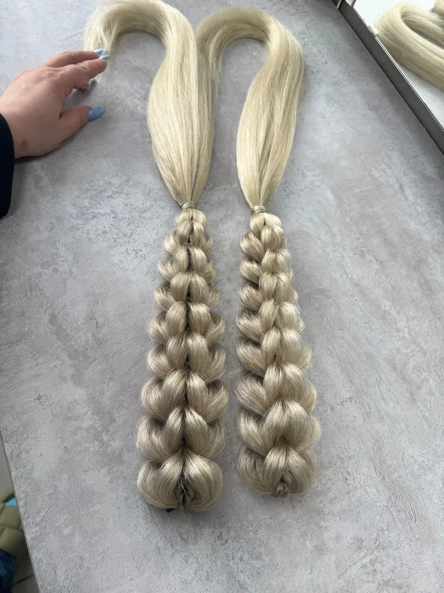 3Д косы с хвостами на заколках