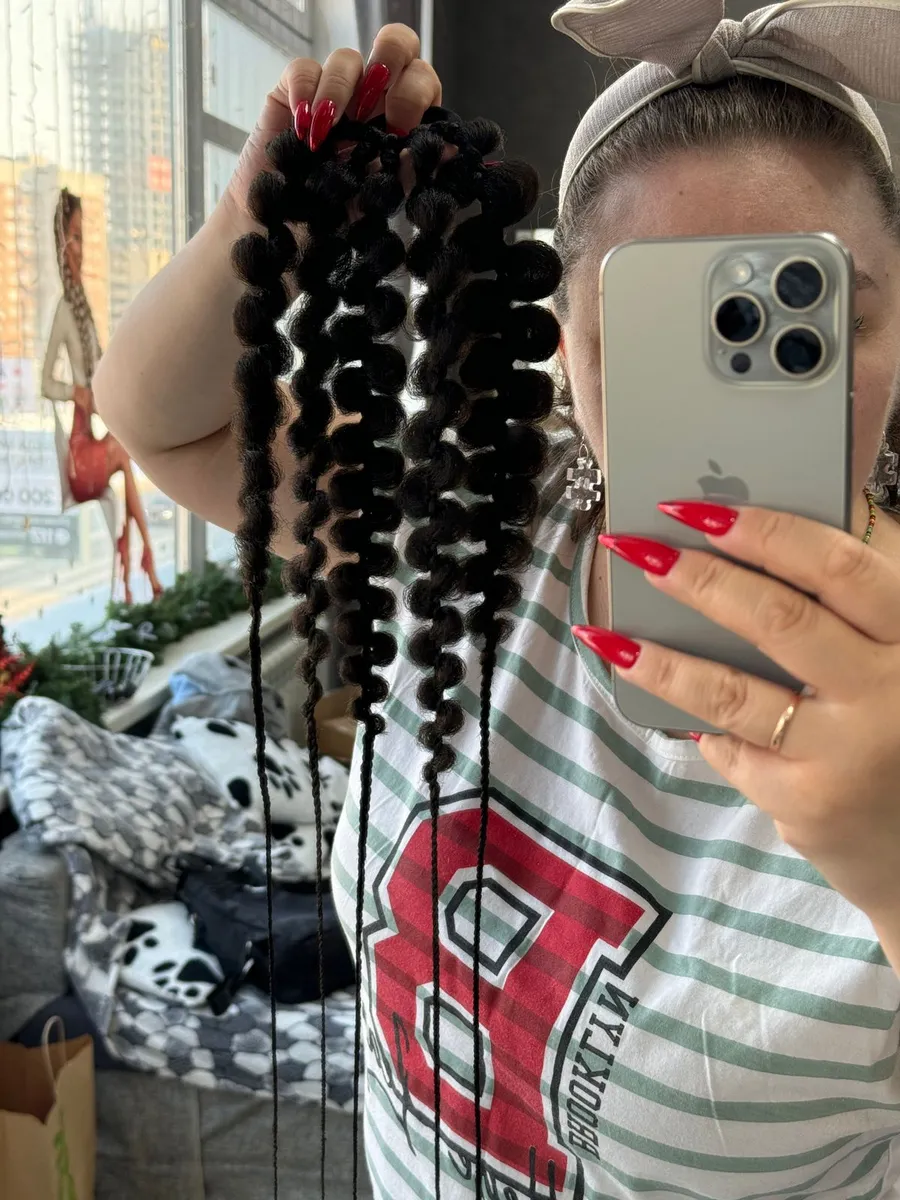 Резинка с ажурными косами