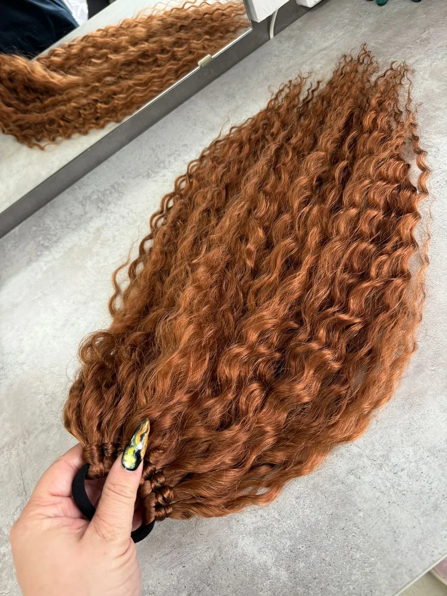 Хвост на резинке кудрявый