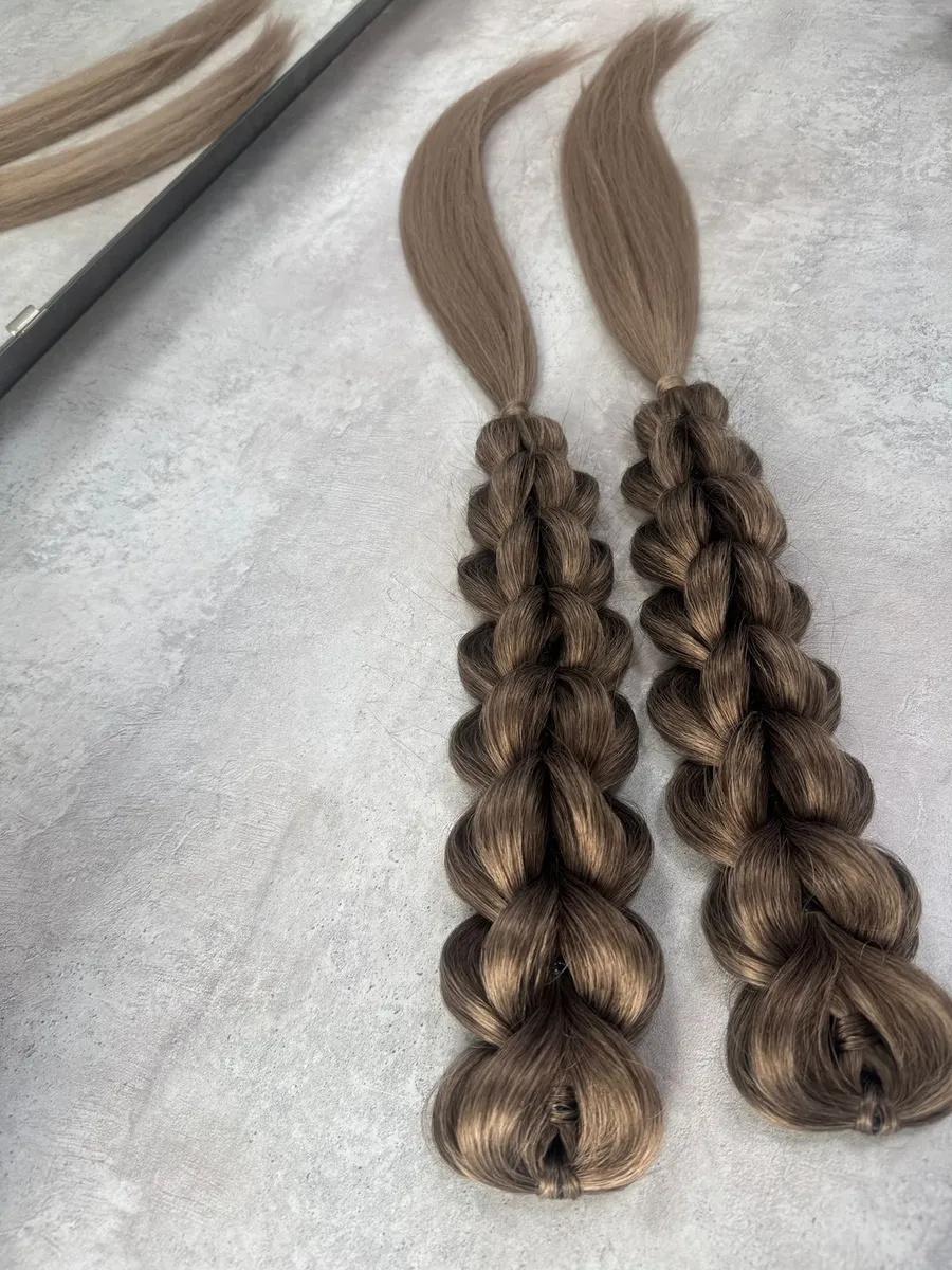 3Д косы с хвостами на заколках