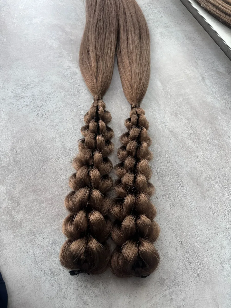 3Д косы с хвостами на заколках