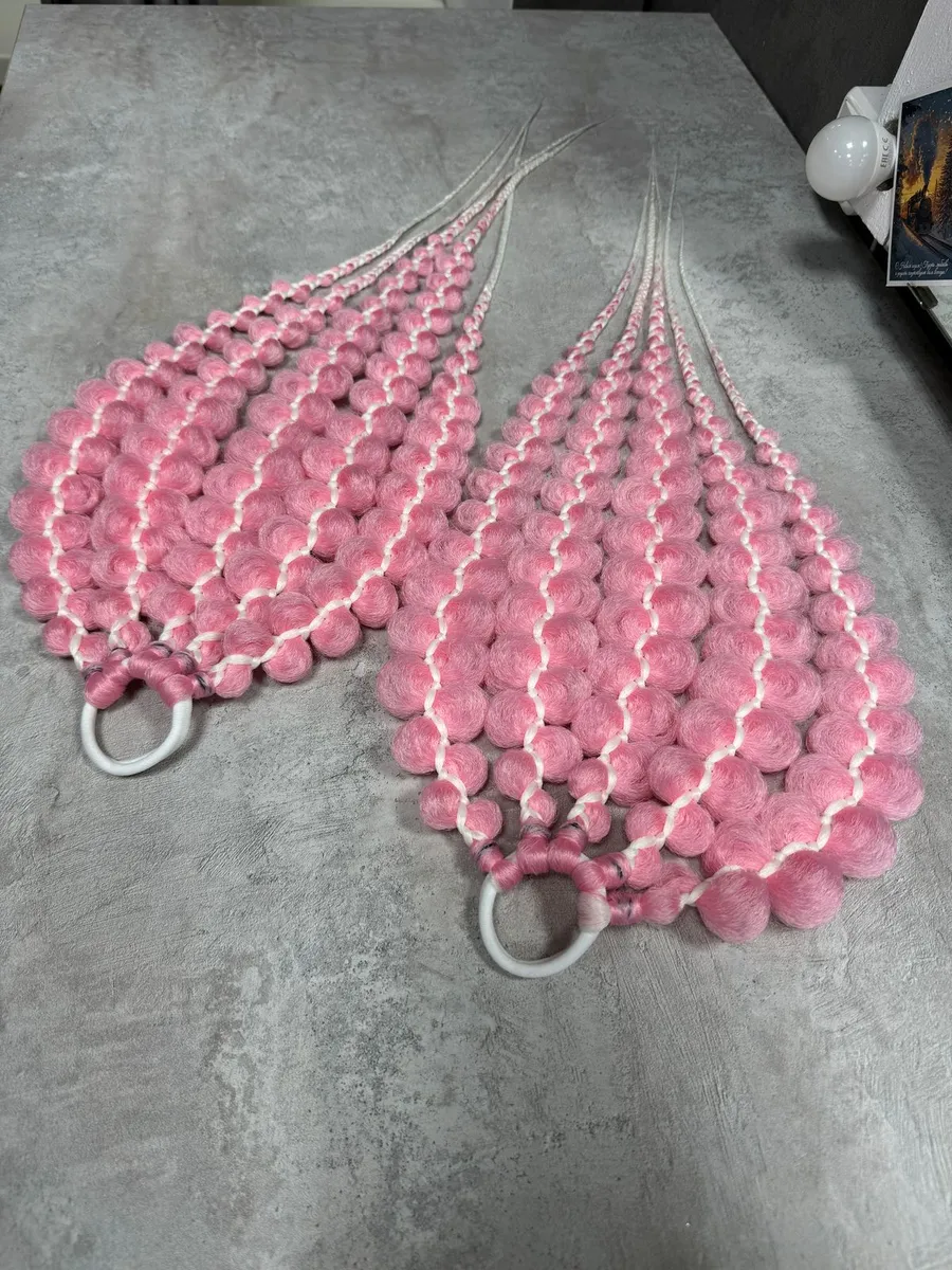 Резинка с ажурными косами