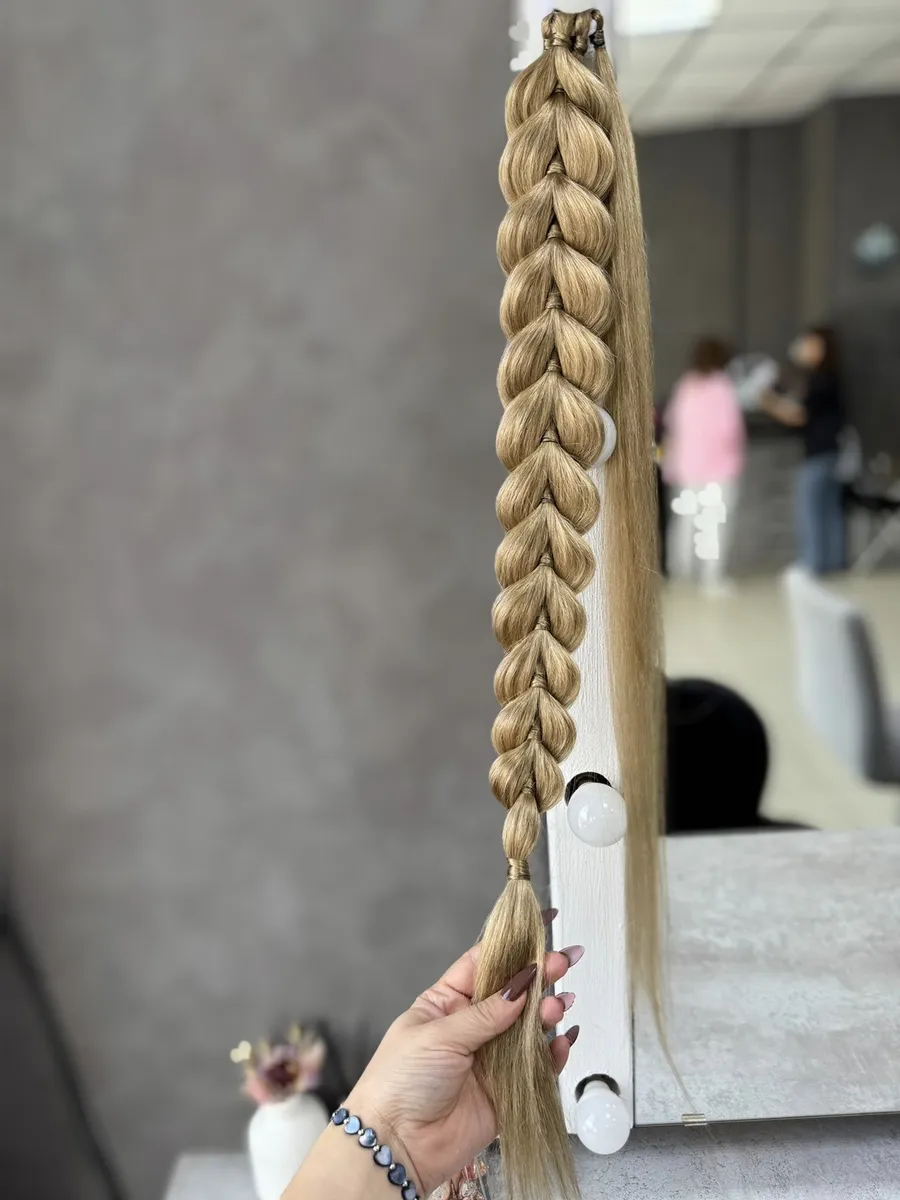 Хвост-коса на резинке французская