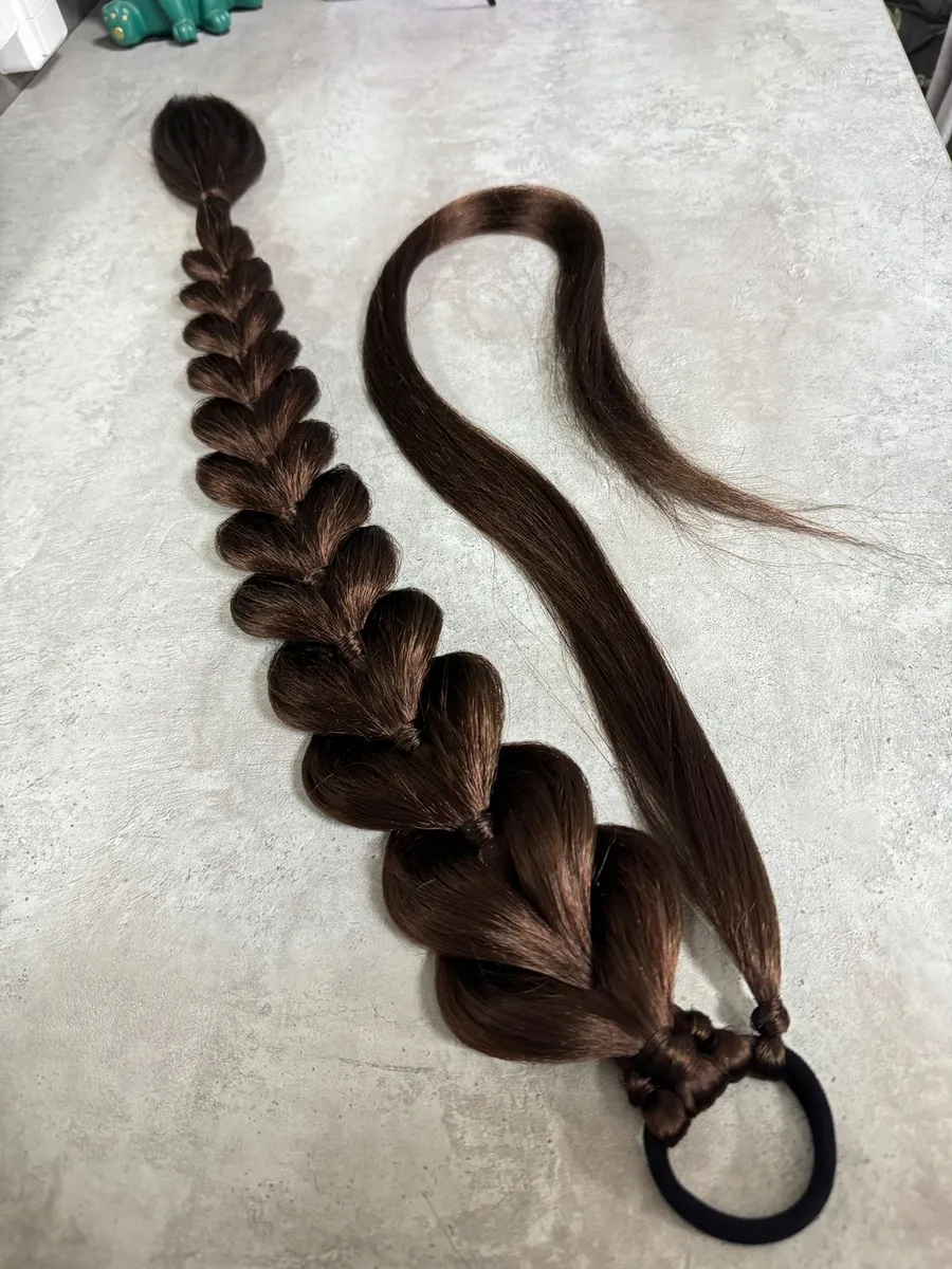 Хвост-коса на резинке французская