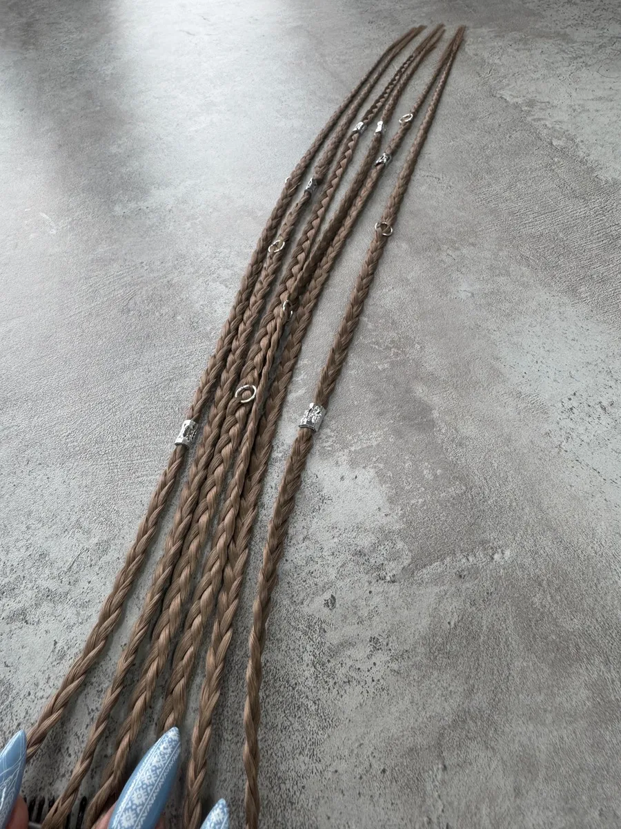 Косы на заколках