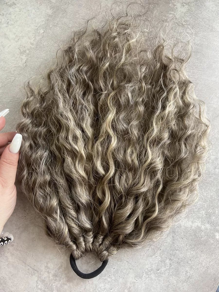 Кудрявый хвост на резинке