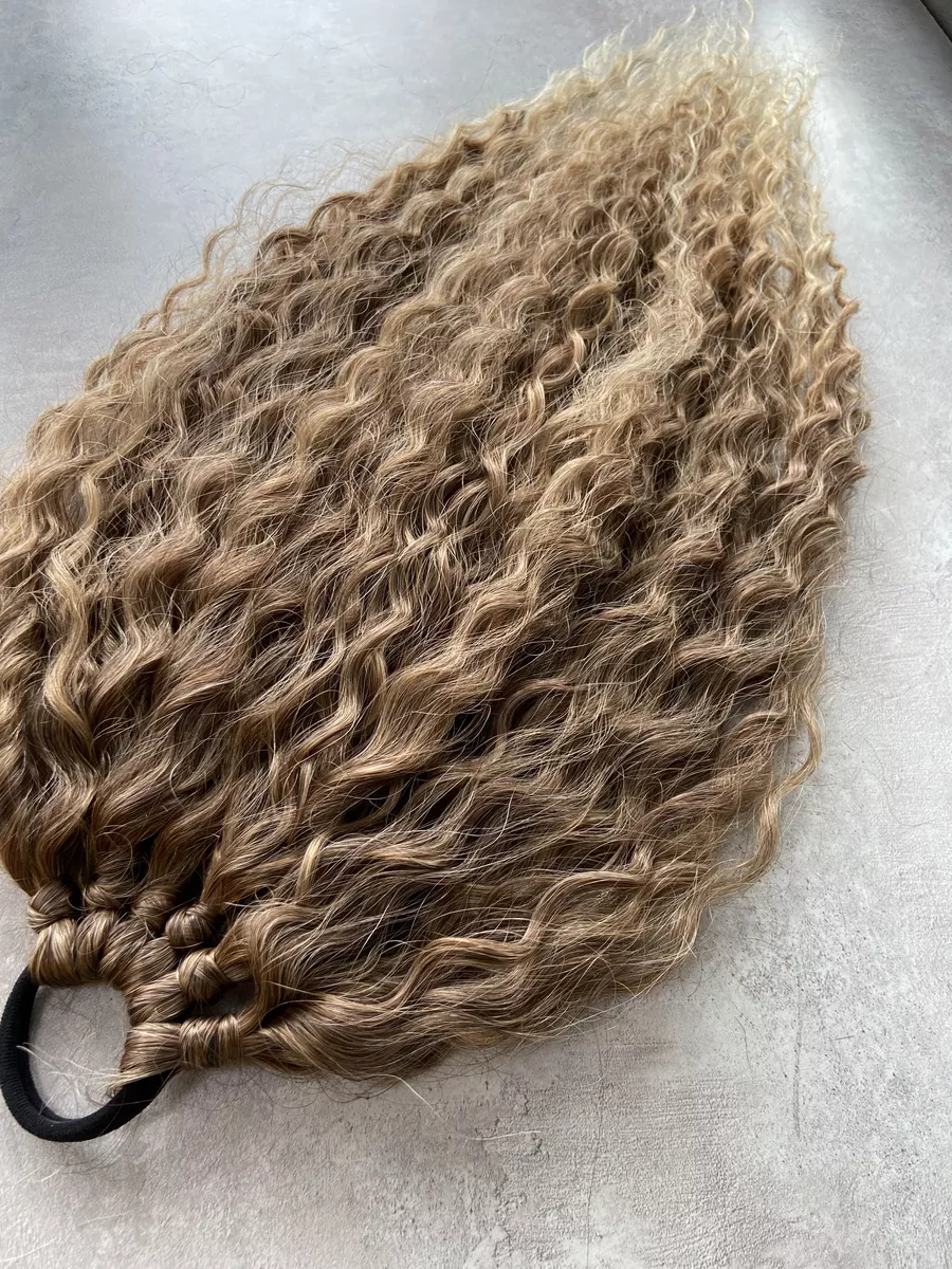 Хвост на резинке кудрявый