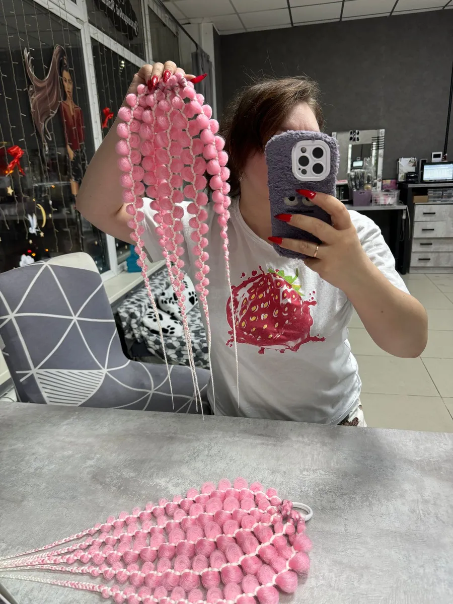 Резинка с ажурными косами