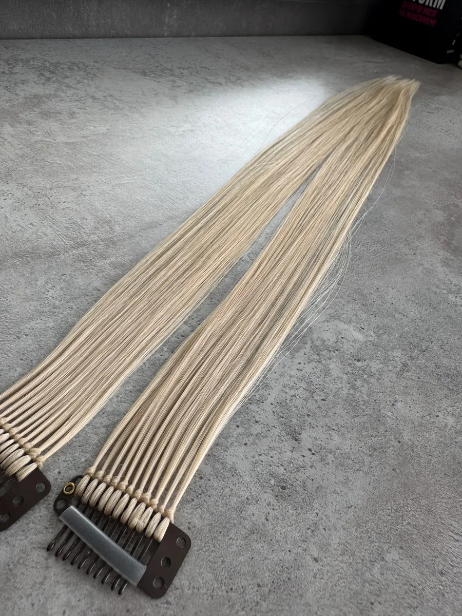 Пряди на заколках