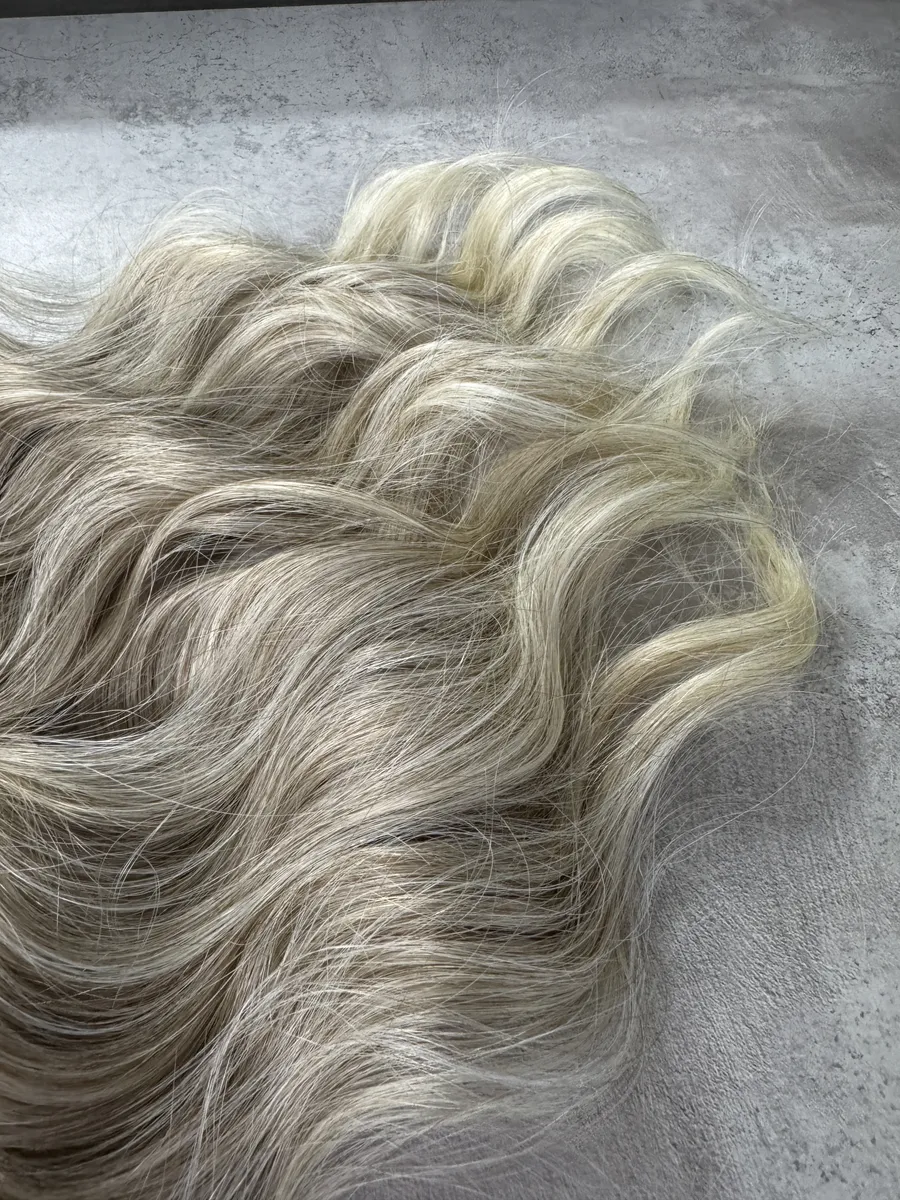 Волнистый хвост на резинке