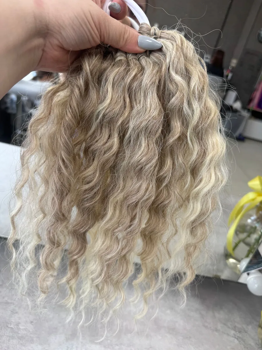 Кудрявый хвост на резинке